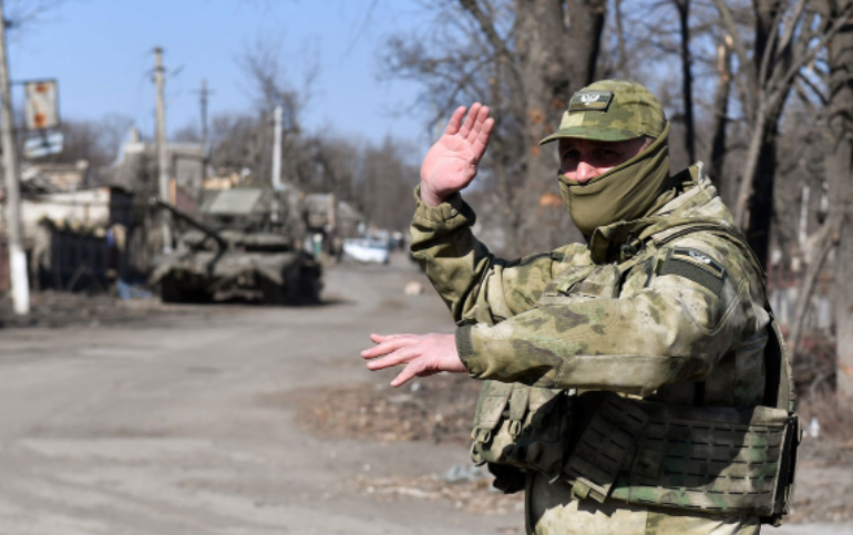 Zëvendësministri rus: “Automjetet e SHBA ose NATO-s që kapen duke transportuar armatim në Ukrainë do të qëllohen”