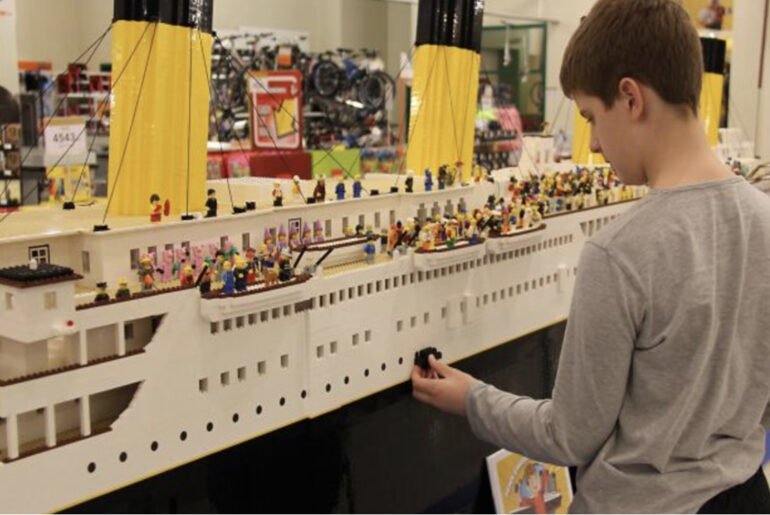 Boy With Autism Builds The Worlds Largest Titanic Replica Out Of Lego Bricks Info Kosova