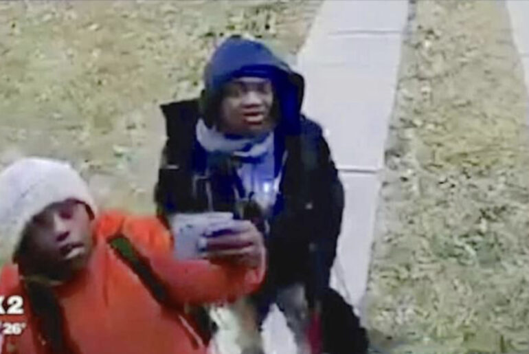 Twin girls find cash-filled wallet – recognize Veteran’s ID and immediately knock at his door