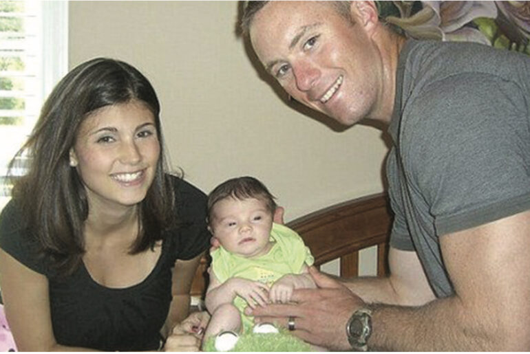 Soldier dies on duty in Afghanistan – 2 days after the funeral, his wife opens his computer and finds a letter