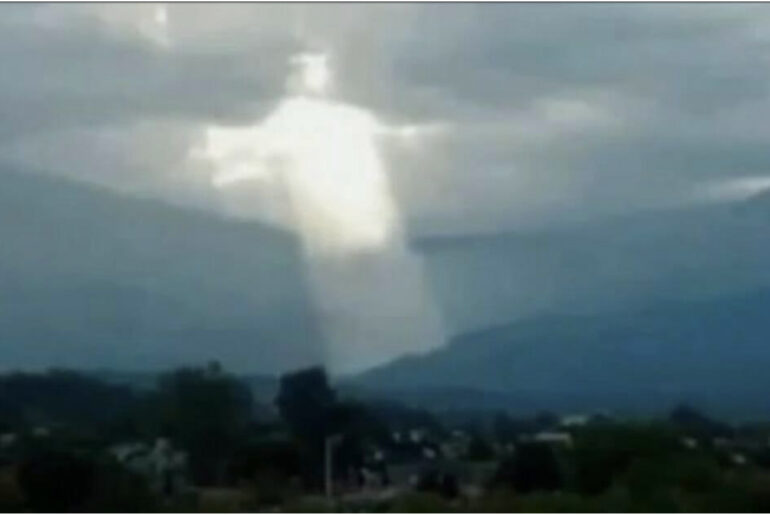 Hallelujah! ‘Image of Christ’ appears in clouds above Argentina