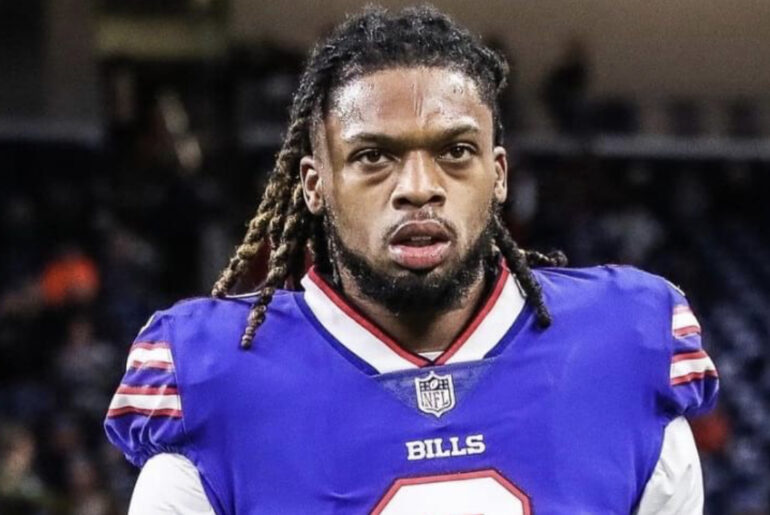 Damar hamlin collapses on the field during monday night football game