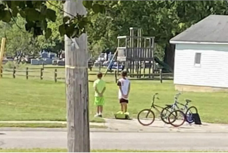 Stranger captures young boys’ actions when they see veteran’s funeral procession