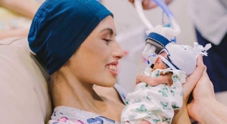 Pregnant teen refuses cancer treatment and dies a few months after he does – help us pay tribute